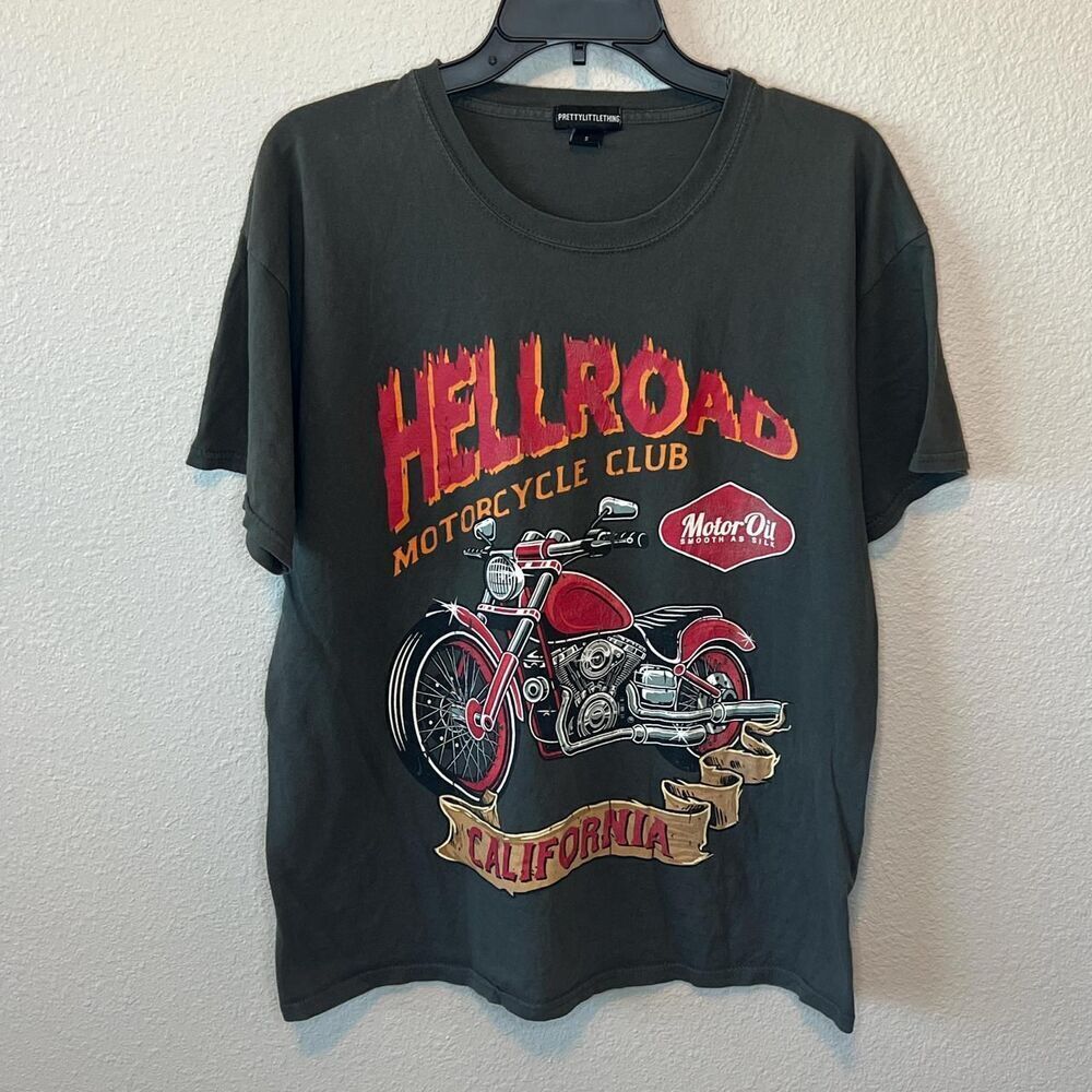 PrettyLittleThing Gray Short Sleeve Graphic TShirt Gray Size Small